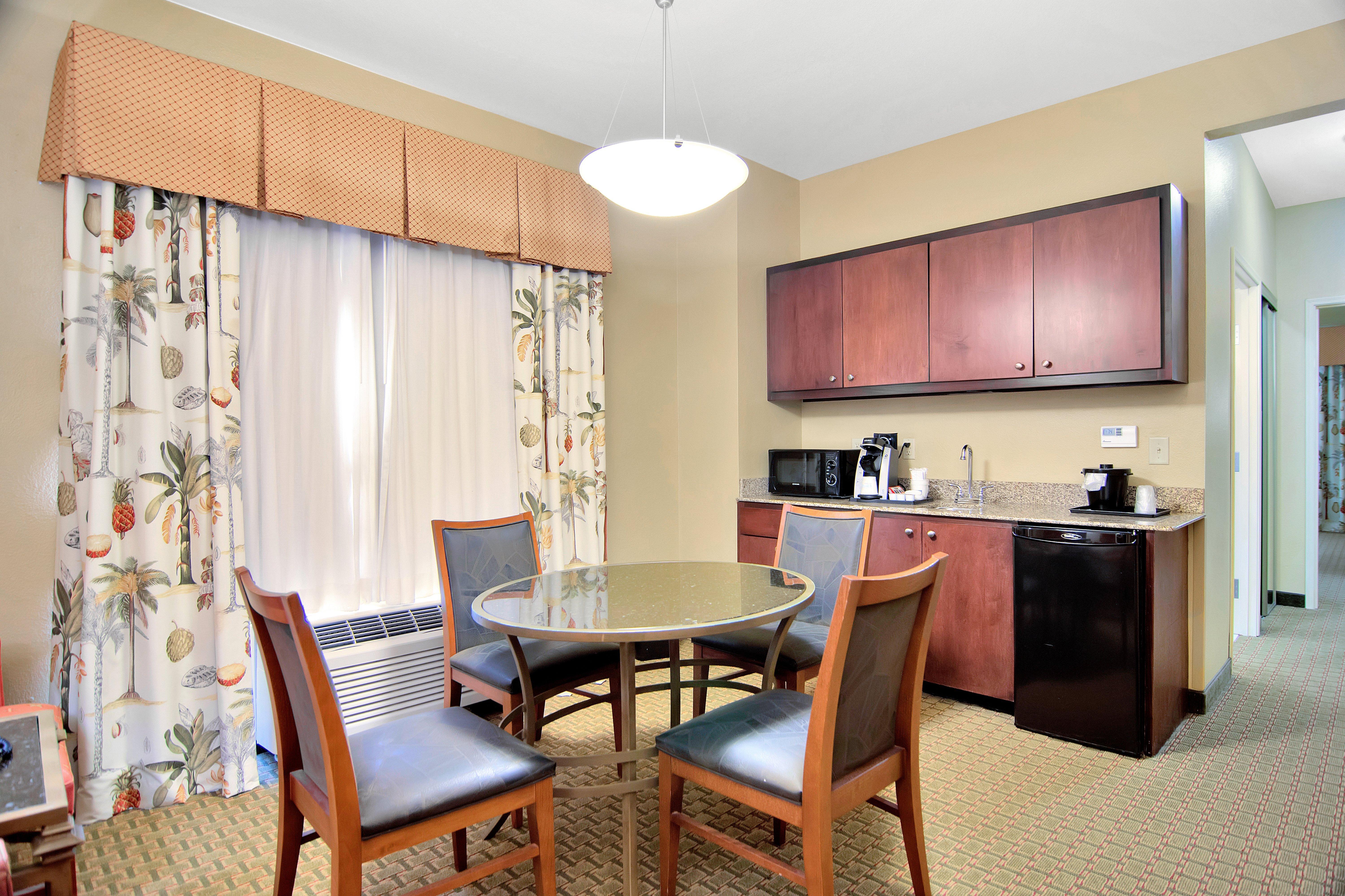 Express & Dfw West - By Ihg