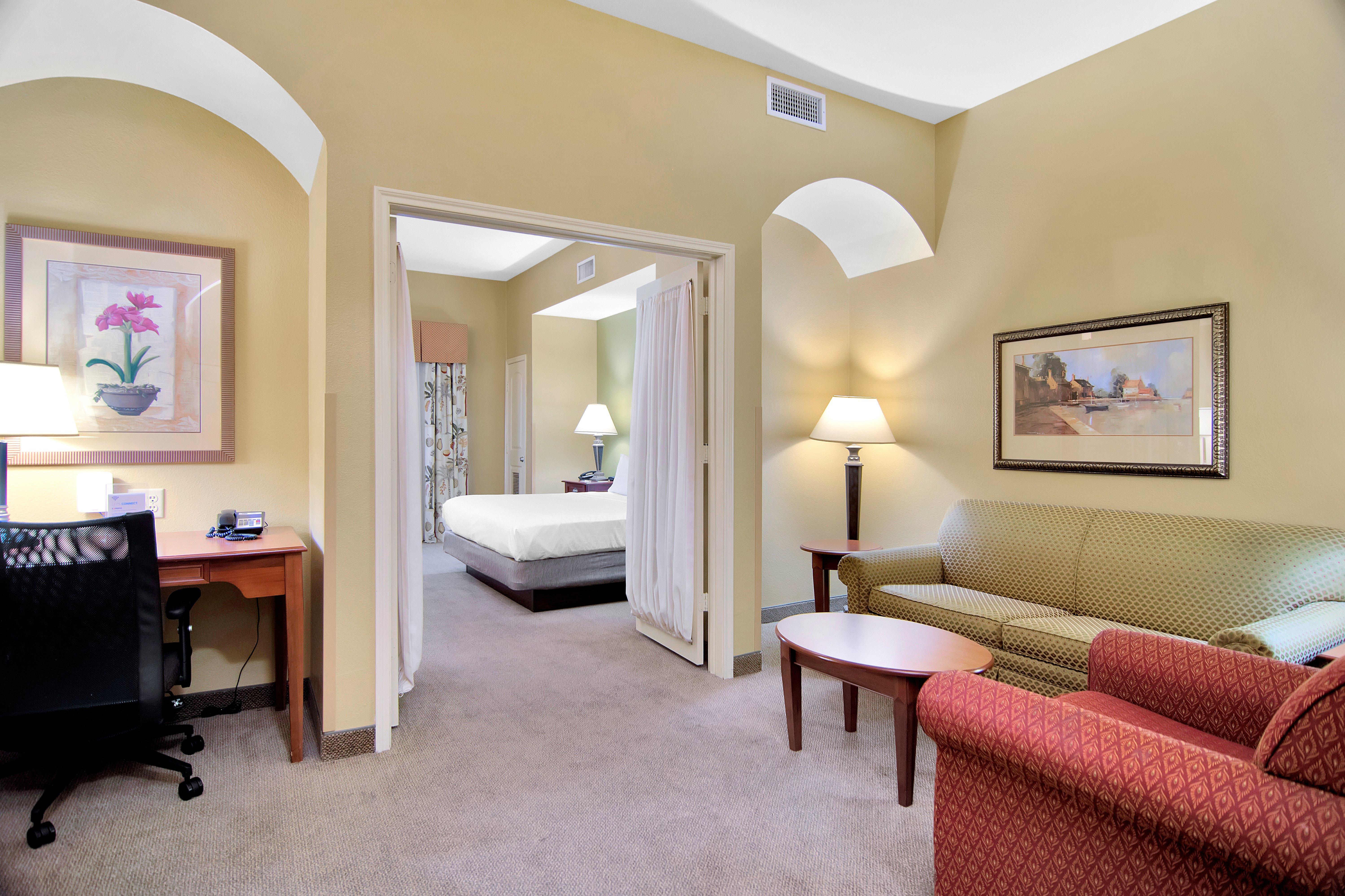 Express & Dfw West - By Ihg Hotel 3*