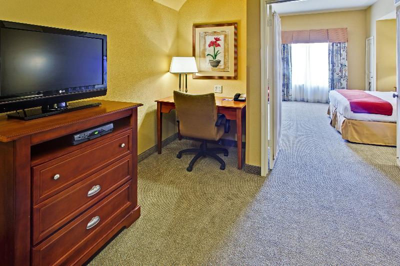 Express & Dfw West - By Ihg Hotel Hurst
